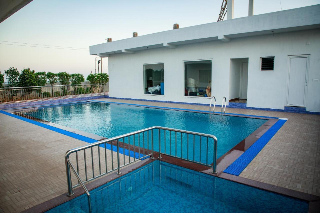 Thai Beach Resort Tiruchchendūr Esterno foto